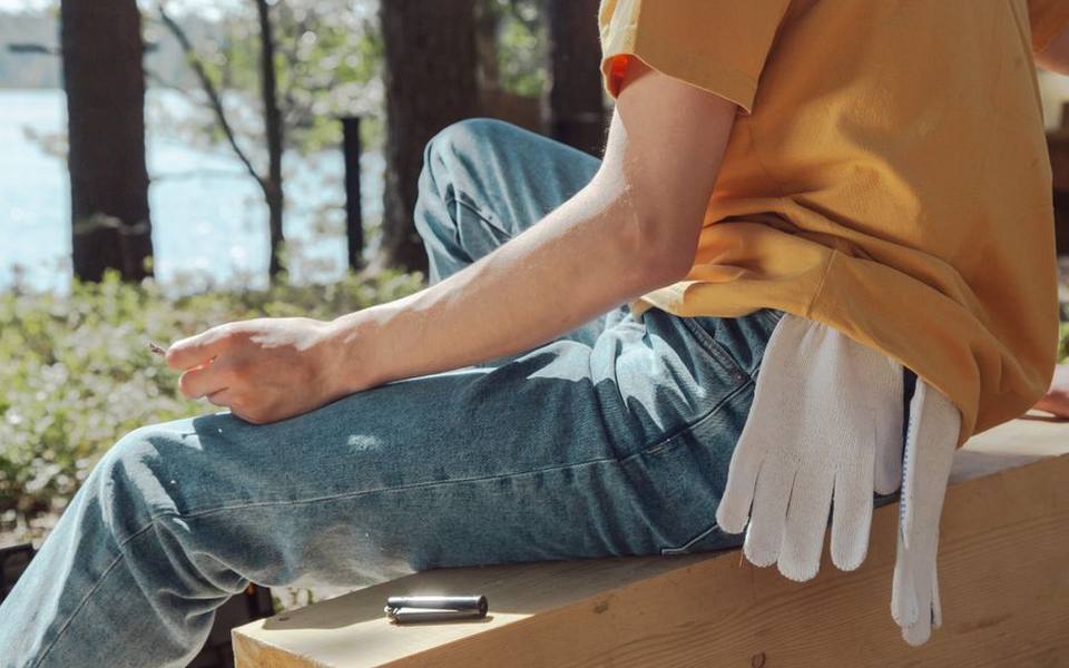Traditional Break-In Methods for Premium Stiff Gloves